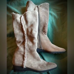 NWT (READ!) Bandolino Suede Winter Boots, Size 10, Sherpa Style Lining, Wedge